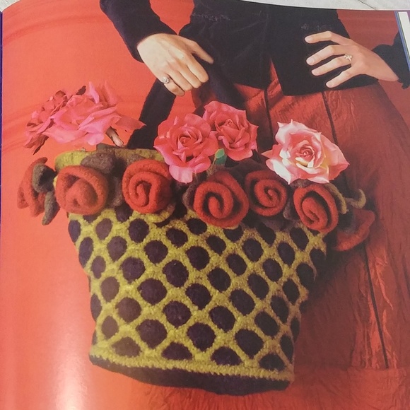 Knitted Flowers Book - Picture 3 of 8